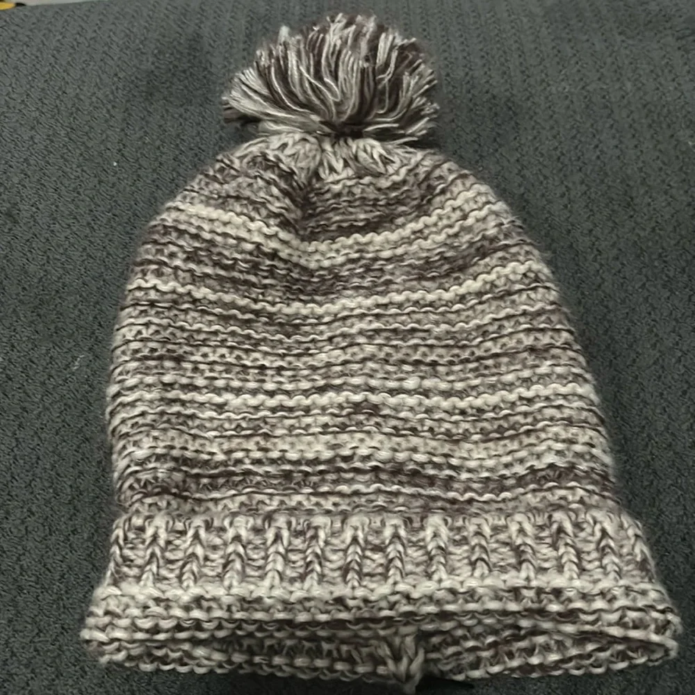 ⭐️2/$10 - Cream and Purple Beanie